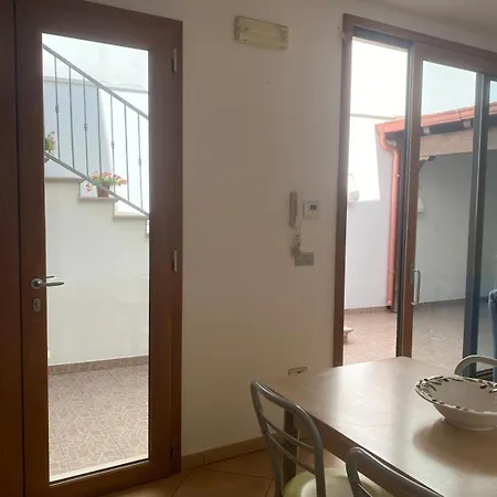 Al Civico 1 펜션 산 미켈레 살렌티노